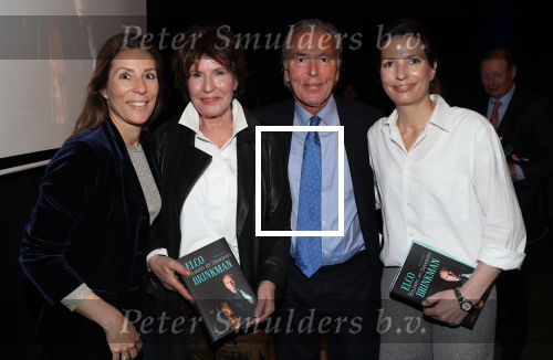 Den Haag, 8 Mei 2019
Uitreiking boek Elco Brinkman met de tekst: Bouwen en Bewaren
Janneke Brinkman en Elco Brinkman met hun dochters Henriette Brinkman Cristine Brinkman