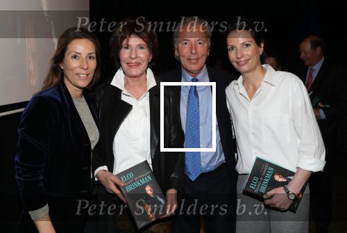 Den Haag, 8 Mei 2019
Uitreiking boek Elco Brinkman met de tekst: Bouwen en Bewaren
Janneke Brinkman en Elco Brinkman met hun dochters Henriette Brinkman Cristine Brinkman
