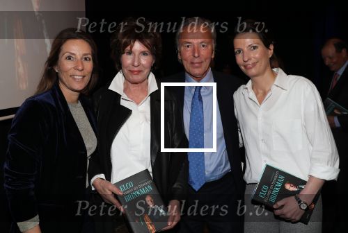 Den Haag, 8 Mei 2019
Uitreiking boek Elco Brinkman met de tekst: Bouwen en Bewaren
Janneke Brinkman en Elco Brinkman met hun dochters Henriette Brinkman Cristine Brinkman