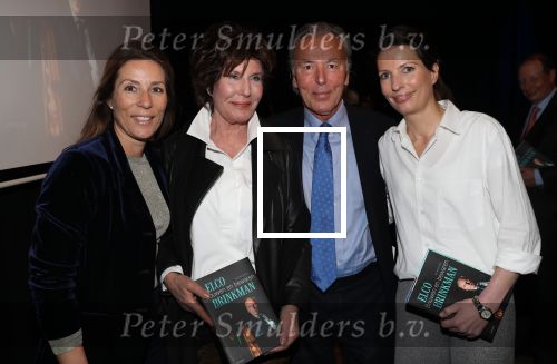 Den Haag, 8 Mei 2019
Uitreiking boek Elco Brinkman met de tekst: Bouwen en Bewaren
Janneke Brinkman en Elco Brinkman met hun dochters Henriette Brinkman Cristine Brinkman