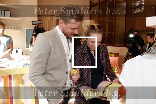 Amsterdam 12 april 2019
Opening winkel van Chantal Janzen &C op de van Woustraat. Jelka v Houten met Joel de Tombe
