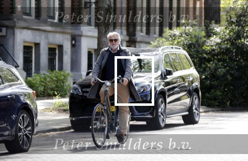 Amsterdam 11 mei 2019
Jeroen Krabbe op de fiets in Amsterdam.
