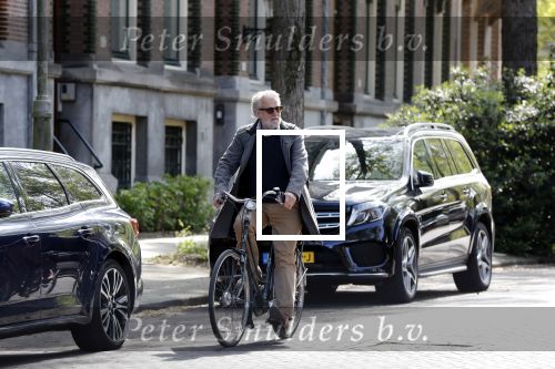 Amsterdam 11 mei 2019
Jeroen Krabbe op de fiets in Amsterdam.