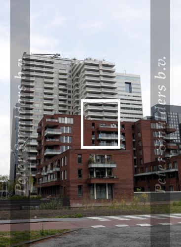Amsterdam 7 mei 2019
Complex intermezzo op de zuidas waar oa Frenkie de Jong, Martin Garrix Tagliafico Joel Veltman en Costas Lamprou wonen.