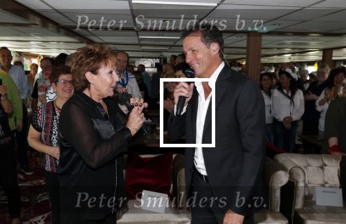 Amsterdam 7 april 2019
John de Bever Sieneke en Marianne Weber op een grote boot met allemaal gasten.