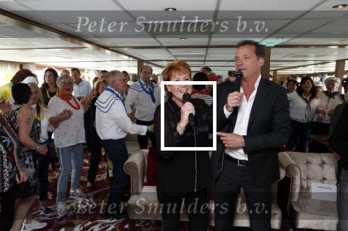 Amsterdam 7 april 2019
John de Bever Sieneke en Marianne Weber op een grote boot met allemaal gasten.