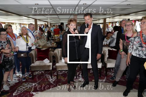 Amsterdam 7 april 2019
John de Bever Sieneke en Marianne Weber op een grote boot met allemaal gasten.