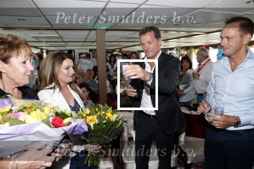 Amsterdam 7 april 2019
John de Bever Sieneke en Marianne Weber op een grote boot met allemaal gasten.