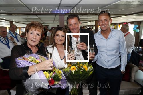 Amsterdam 7 april 2019
John de Bever Sieneke en Marianne Weber op een grote boot met allemaal gasten.