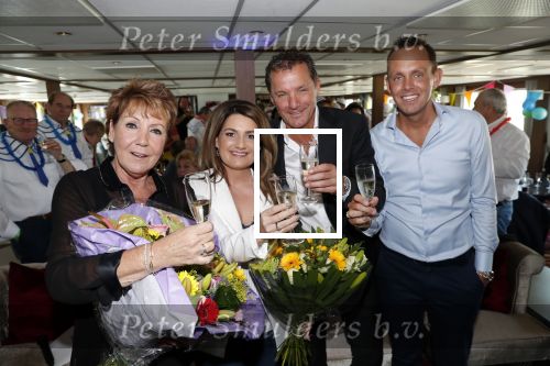 Amsterdam 7 april 2019
John de Bever Sieneke en Marianne Weber op een grote boot met allemaal gasten.