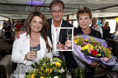 Amsterdam 7 april 2019
John de Bever Sieneke en Marianne Weber op een grote boot met allemaal gasten.