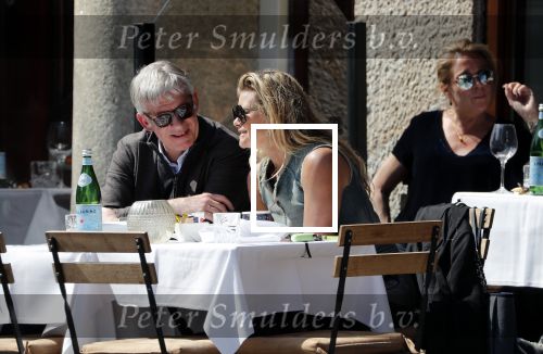 Amsterdam 16 april 2019
Judith Wiersema met (een) vriend op terras.
