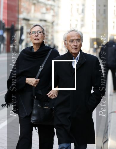 Amsterdam 14 april 2019
Premiere van t schaep met de 5 poten in het deLamar theater. Karel de Rooij en partner Yvonne
