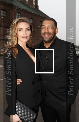 Halfweg 16 april 2019
50 jaar Rob Peetoom in the sugar factory. Kim Feenstra kwam met haar vriend en schoonzus Maria Tailor