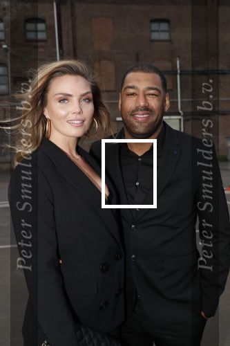Halfweg 16 april 2019
50 jaar Rob Peetoom in the sugar factory. Kim Feenstra kwam met haar vriend en schoonzus Maria Tailor