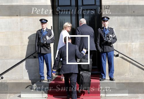Amsterdam 9 april 2019
Diner met corps diplomatique in het paleis op de dam.
Aanwezig Koning Willem Alexander Koningin Maxima Prinses Beatrix en prinses Margriet. Kapster visagiste Maxima