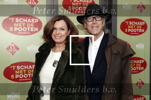 Amsterdam 14 april 2019
Premiere van t schaep met de 5 poten in het deLamar theater. Liz Snoijink met haar partner Nicolaas Oldenburg