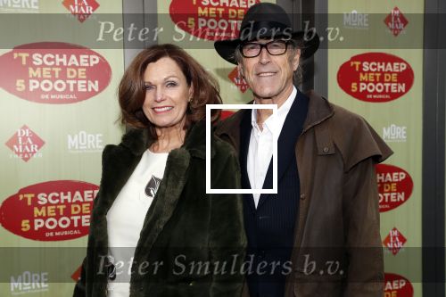 Amsterdam 14 april 2019
Premiere van t schaep met de 5 poten in het deLamar theater. Liz Snoijink met haar partner Nicolaas Oldenburg