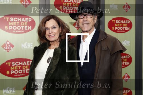 Amsterdam 14 april 2019
Premiere van t schaep met de 5 poten in het deLamar theater. Liz Snoijink met haar partner Nicolaas Oldenburg