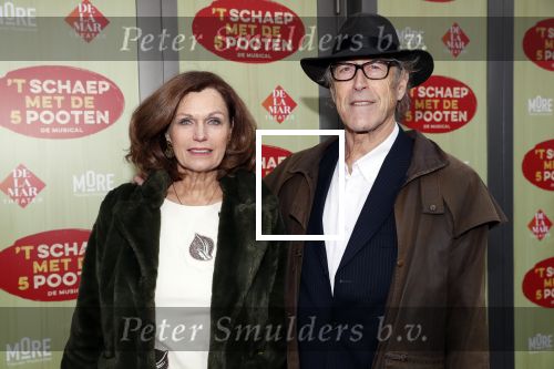 Amsterdam 14 april 2019
Premiere van t schaep met de 5 poten in het deLamar theater. Liz Snoijink met haar partner Nicolaas Oldenburg