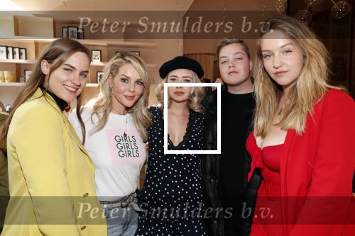 Amsterdam 12 april 2019
Opening winkel van Chantal Janzen &C op de van Woustraat. Chantal met Lizzy v d Herik (l) en Joann v d Herik (r)