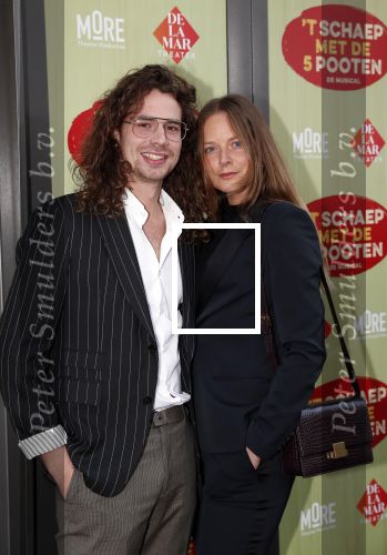 Amsterdam 14 april 2019
Premiere van t schaep met de 5 poten in het deLamar theater. Lucas Hamming en partner Puck Boerma