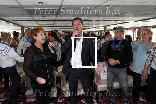 Amsterdam 7 april 2019
John de Bever Sieneke en Marianne Weber op een grote boot met allemaal gasten.