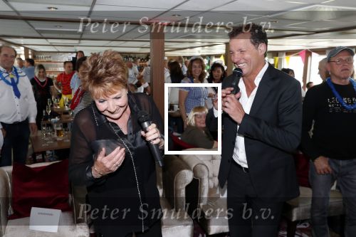 Amsterdam 7 april 2019
John de Bever Sieneke en Marianne Weber op een grote boot met allemaal gasten.
