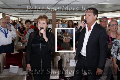 Amsterdam 7 april 2019
John de Bever Sieneke en Marianne Weber op een grote boot met allemaal gasten.