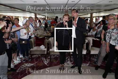 Amsterdam 7 april 2019
John de Bever Sieneke en Marianne Weber op een grote boot met allemaal gasten.