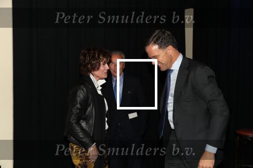 Den Haag, 8 Mei 2019
Uitreiking boek Elco Brinkman met de tekst: Bouwen en Bewaren
Mark Rutte met Janneke Brinkman