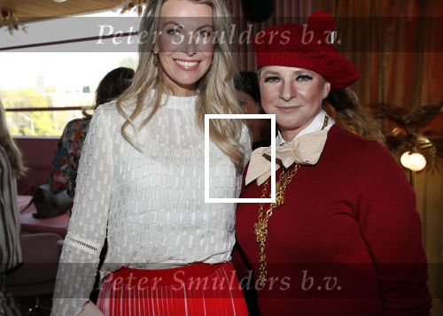 Amsterdam 7 mei 2019
Boekpresentatie Camilla Lackberg bij Mama Kelly in olympisch stadion.
aanwezig oa Daphne Deckers
Isa Hoes
Heleen van Royen
Anna Drijver
Marion Pauw
Susan Smit
Moniqiue des Bouvrie
Patricia Snel
Marlies Dekkers
Inge Ipenburg