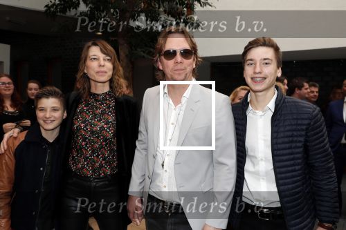 Hoofddorp 31 maart 2019
Premiere stil in mij in de schouwburg in Hoofddorp. Martin Buitenhuis kwam met vrouw en kinderen