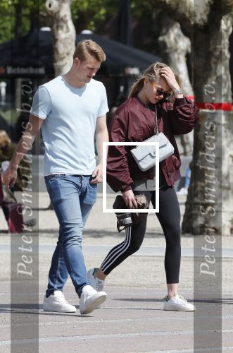 Amsterdam 10 mei 2019
AnneKee Molenaar is de nieuwe vriendin van Matthijs de Ligt. Ze wonen pas samen in hun nieuwe appartement.