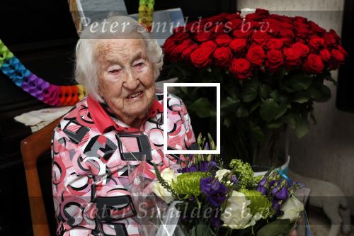 Aalsmeer 3 april 2019
Mevr Pieterson 100 jaar oud en 40 jaar story abonee