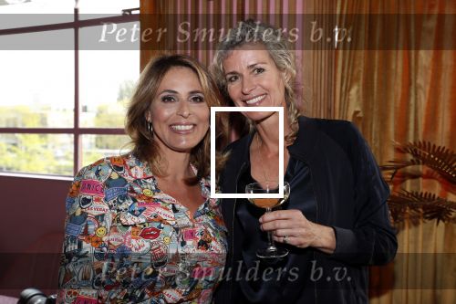 Amsterdam 7 mei 2019
Boekpresentatie Camilla Lackberg bij Mama Kelly in olympisch stadion.
aanwezig oa Daphne Deckers
Isa Hoes
Heleen van Royen
Anna Drijver
Marion Pauw
Susan Smit
Moniqiue des Bouvrie
Patricia Snel
Marlies Dekkers
Inge Ipenburg