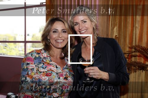 Amsterdam 7 mei 2019
Boekpresentatie Camilla Lackberg bij Mama Kelly in olympisch stadion.
aanwezig oa Daphne Deckers
Isa Hoes
Heleen van Royen
Anna Drijver
Marion Pauw
Susan Smit
Moniqiue des Bouvrie
Patricia Snel
Marlies Dekkers
Inge Ipenburg