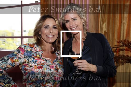 Amsterdam 7 mei 2019
Boekpresentatie Camilla Lackberg bij Mama Kelly in olympisch stadion.
aanwezig oa Daphne Deckers
Isa Hoes
Heleen van Royen
Anna Drijver
Marion Pauw
Susan Smit
Moniqiue des Bouvrie
Patricia Snel
Marlies Dekkers
Inge Ipenburg