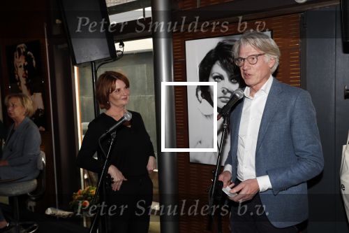 Amsterdam 18 april 2019
Uitreiking boek Patty Harpenau . Patty met haar uitgever