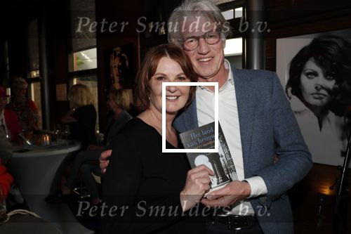 Amsterdam 18 april 2019
Uitreiking boek Patty Harpenau . Patty met haar uitgever