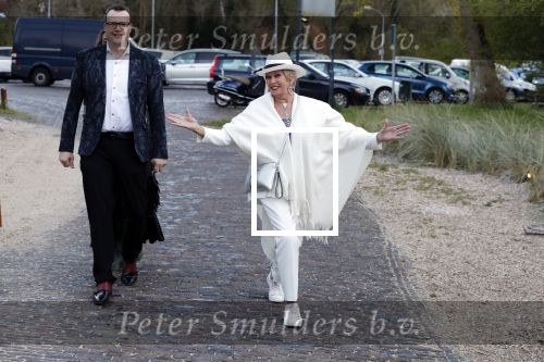 Bloemendaal 13 april 2019
Afscheidsfeest voor Hans Klok die naar Las Vegas gaat verhuizen. Ria Valk kwam met haar dochter