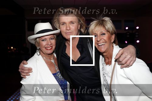 Bloemendaal 13 april 2019
Afscheidsfeest voor Hans Klok die naar Las Vegas gaat verhuizen. hans met Ria Valk en Sylvia v d Akker