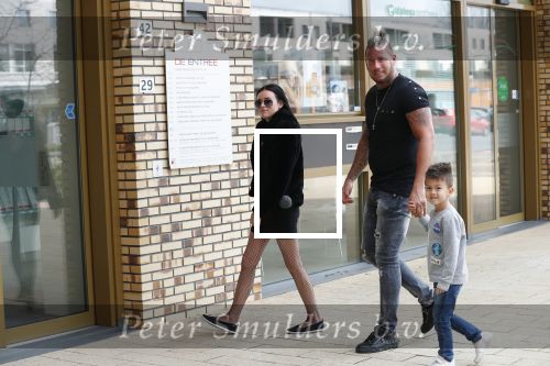 Alkmaar 3 april 2019
Rolf Tangel met zijn zoontje Romario en zijn zwangere vriendin op weg om een echo te maken.