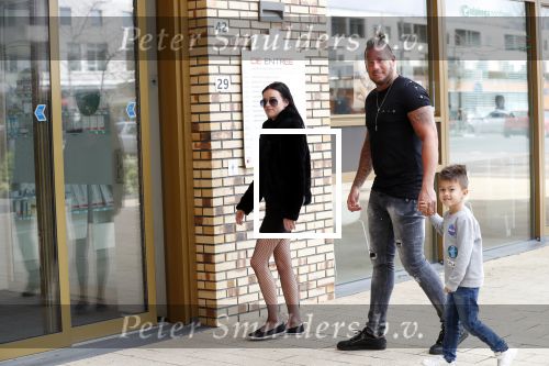 Alkmaar 3 april 2019
Rolf Tangel met zijn zoontje Romario en zijn zwangere vriendin op weg om een echo te maken.