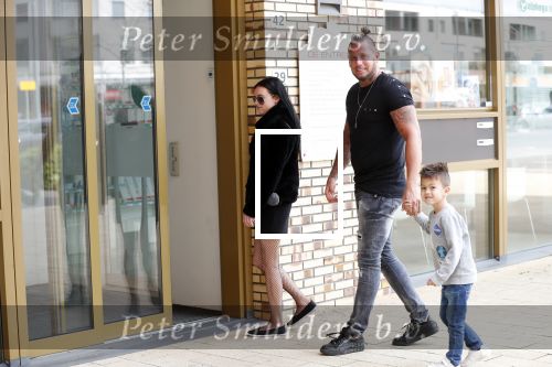 Alkmaar 3 april 2019
Rolf Tangel met zijn zoontje Romario en zijn zwangere vriendin op weg om een echo te maken.