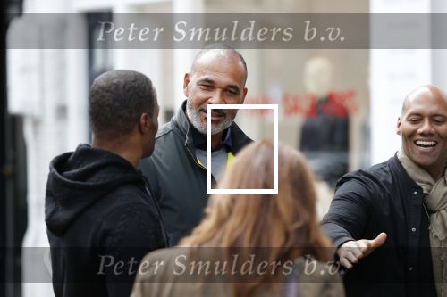 Amsterdam 9 mei 2019
Ruud Gullit en zijn vriendin Karin de Rooij komen replay tegen op de cornelis schuytstraat.