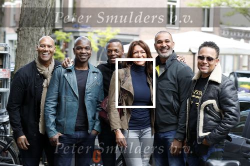 Amsterdam 9 mei 2019
Ruud Gullit en zijn vriendin Karin de Rooij komen replay tegen op de cornelis schuytstraat.