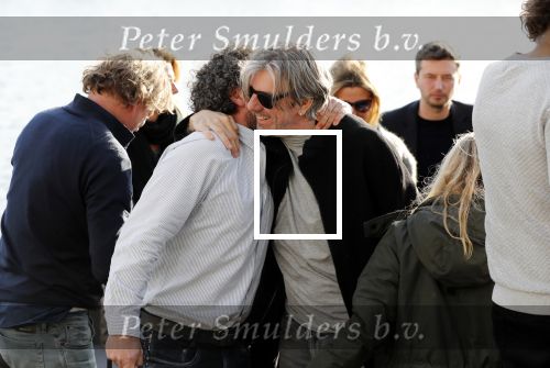 Amsterdam 9 mei 2019
Surpisefeestje voor Ruud de Wild georganiseerd door zijn ex vrouw Aafke.
Olcay Gulsen is eer natuurlijk bij. ze gingen varen met boot op grachten Amsterdam.