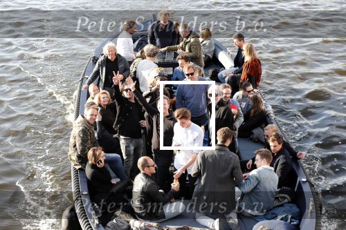 Amsterdam 9 mei 2019
Surpisefeestje voor Ruud de Wild georganiseerd door zijn ex vrouw Aafke.
Olcay Gulsen is eer natuurlijk bij. ze gingen varen met boot op grachten Amsterdam.