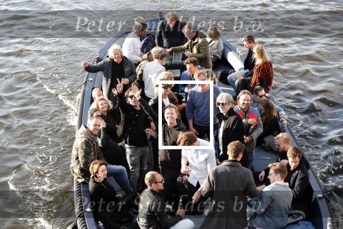 Amsterdam 9 mei 2019
Surpisefeestje voor Ruud de Wild georganiseerd door zijn ex vrouw Aafke.
Olcay Gulsen is eer natuurlijk bij. ze gingen varen met boot op grachten Amsterdam.
